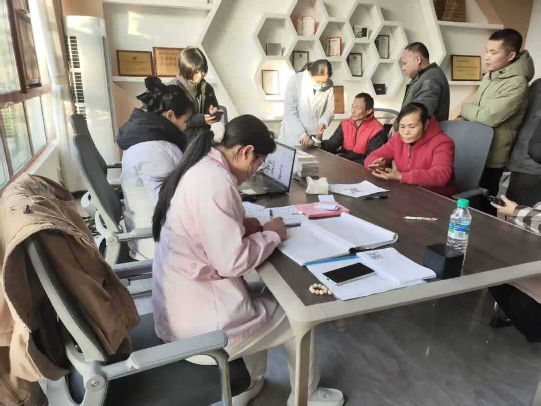 温暖相伴，与员工共筑健康防线